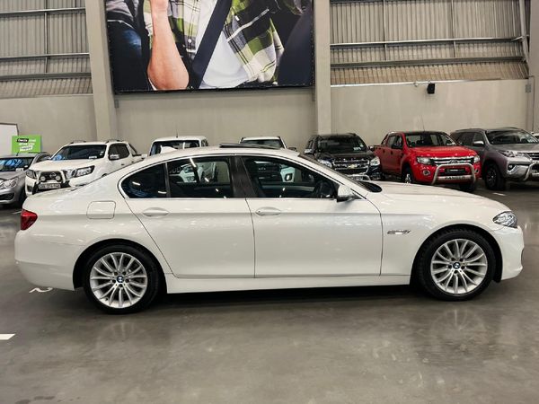 2013-BMW-5-Series-520d-Luxury-Auto image:1