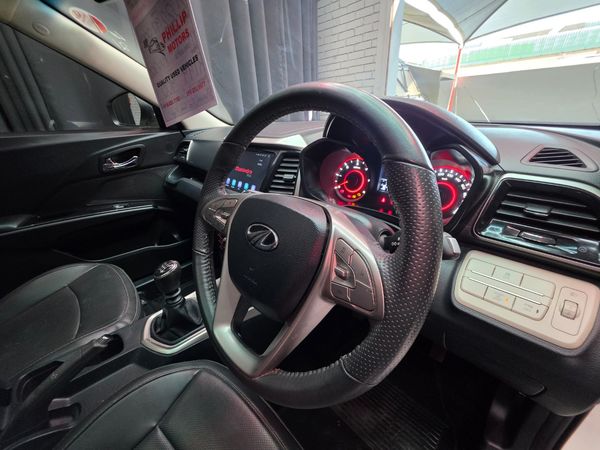 2022-Mahindra-XUV-300-15D-W8 image:18