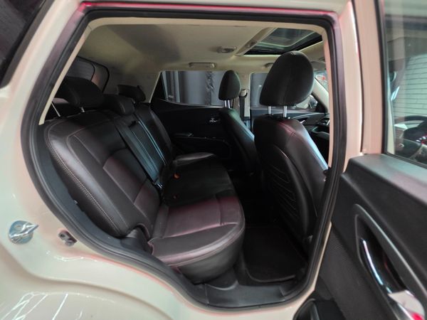 2022-Mahindra-XUV-300-15D-W8 image:24