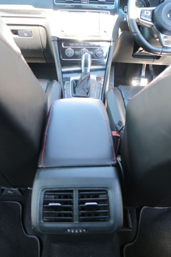 2016-Volkswagen-Golf-VII-GTI-20-TSI-Auto image:15