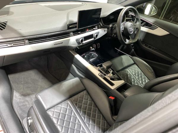 2023-Audi-S4-30-TFSI-quattro-Auto image:10