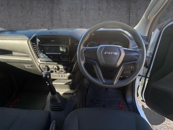 2025-Isuzu-D-Max-19-DDI-HR-Single-Cab image:13
