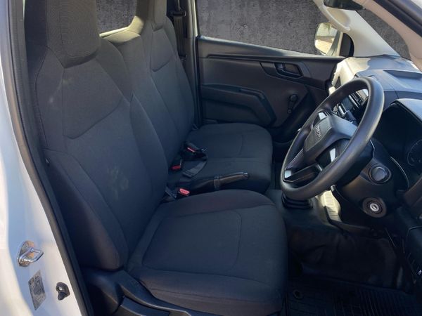2025-Isuzu-D-Max-19-DDI-HR-Single-Cab image:15