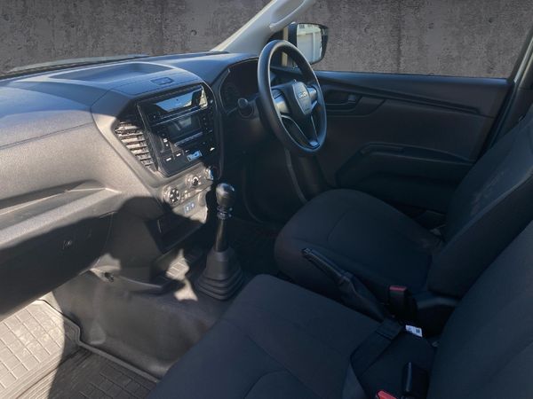 2025-Isuzu-D-Max-19-DDI-HR-Single-Cab image:16
