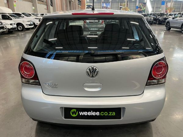 2013-Volkswagen-Polo-Vivo-14-Trendline-5-dr image:3