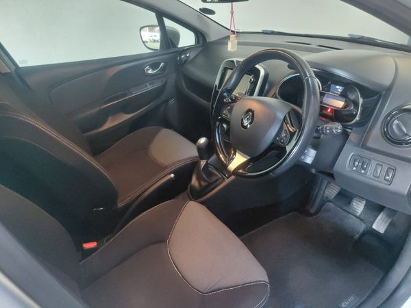 2017-Renault-Clio-IV-900T-Expression-5-dr-66kW image:7