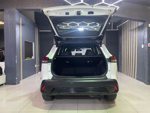 2025-Toyota-Corolla-Cross-18-GR-S image:11