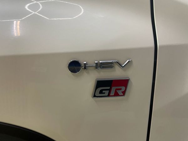 2025-Toyota-Corolla-Cross-18-GR-S image:15