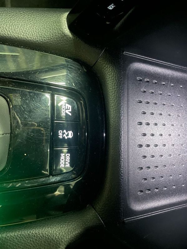 2025-Toyota-Corolla-Cross-18-GR-S image:19