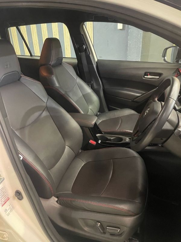 2025-Toyota-Corolla-Cross-18-GR-S image:31