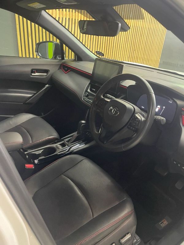2025-Toyota-Corolla-Cross-18-GR-S image:32