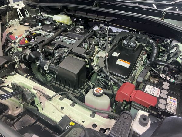 2025-Toyota-Corolla-Cross-18-GR-S image:35