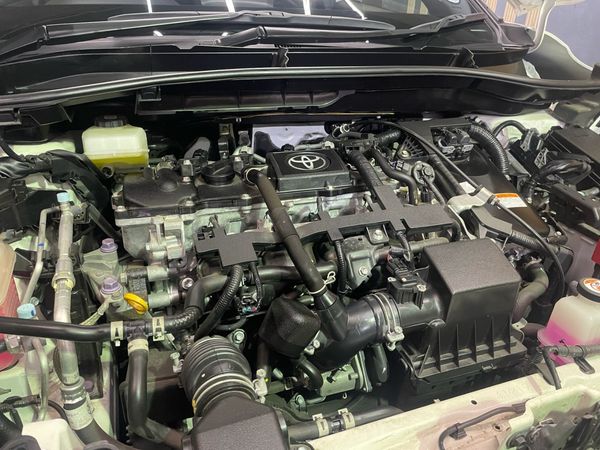 2025-Toyota-Corolla-Cross-18-GR-S image:37