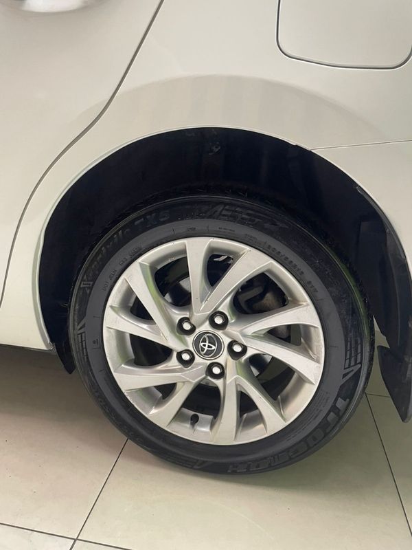 2017-Toyota-Corolla-16-Prestige image:7