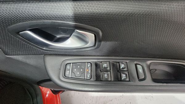 2017-Renault-Clio-IV-900T-Dynamique-5-dr-66kW image:10