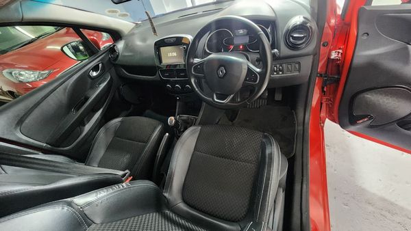 2017-Renault-Clio-IV-900T-Dynamique-5-dr-66kW image:11
