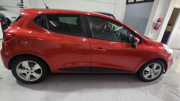 2017-Renault-Clio-IV-900T-Dynamique-5-dr-66kW image:3