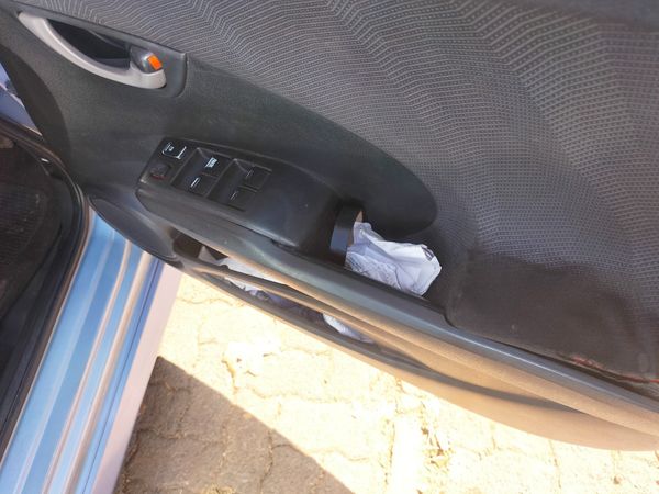 2010-Honda-Jazz-14i-LX image:9