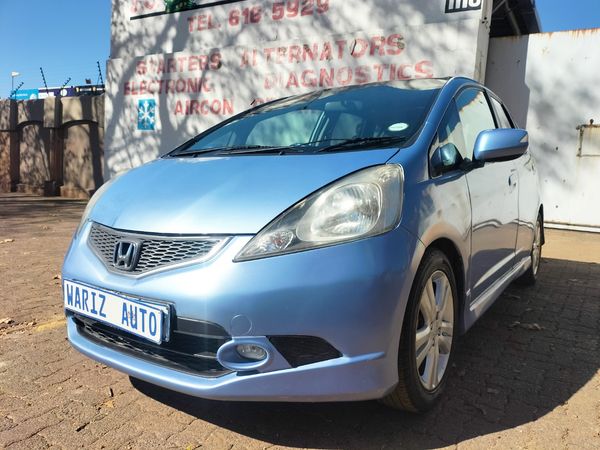 2010-Honda-Jazz-14i-LX image:2