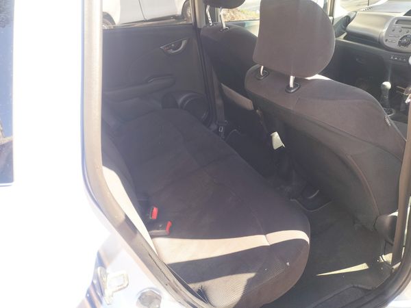 2010-Honda-Jazz-14i-LX image:6