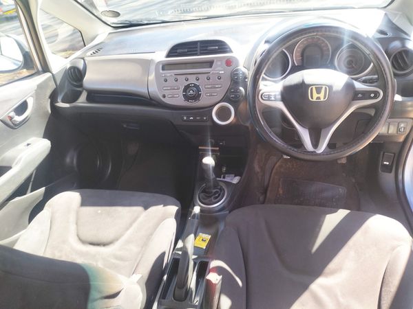 2010-Honda-Jazz-14i-LX image:7