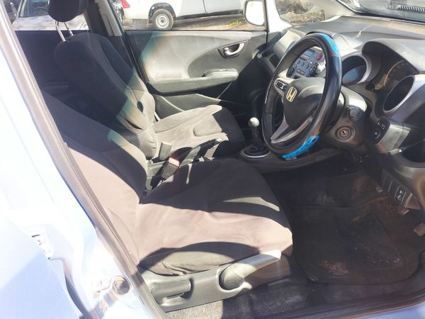 2010-Honda-Jazz-14i-LX image:8
