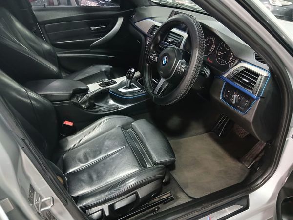 2016-BMW-3-Series-320i-Luxury-Line-Auto image:11