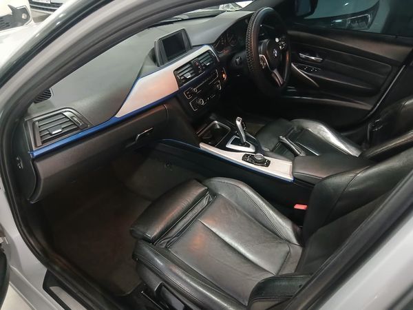 2016-BMW-3-Series-320i-Luxury-Line-Auto image:4