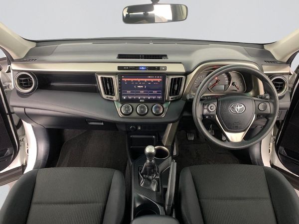 2016-Toyota-RAV4-20-GX image:12