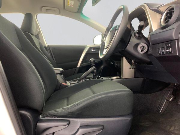 2016-Toyota-RAV4-20-GX image:17