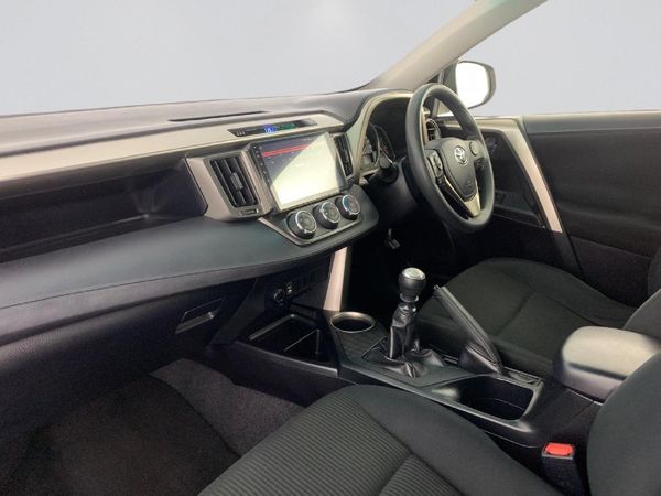 2016-Toyota-RAV4-20-GX image:18