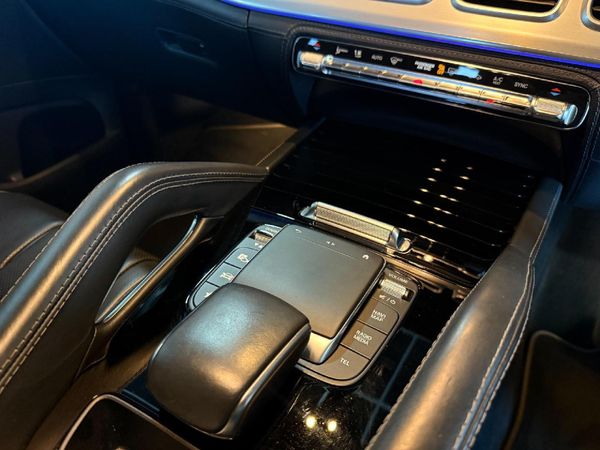 2021-Mercedes-Benz-GLE-400d-4Matic image:11