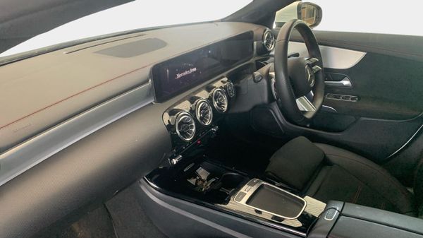 2026-Mercedes-Benz-CLA-200-Progressive image:15