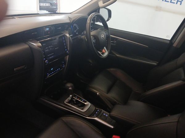 2022-Toyota-Fortuner-28-GD-6-Raised-Body-Auto image:6