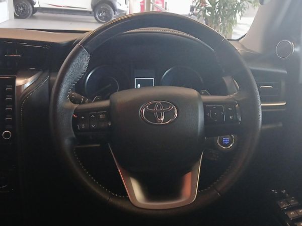 2022-Toyota-Fortuner-28-GD-6-Raised-Body-Auto image:7