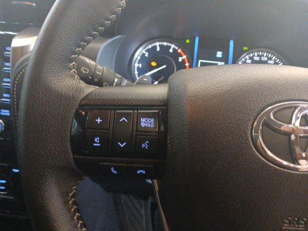 2022-Toyota-Fortuner-28-GD-6-Raised-Body-Auto image:8