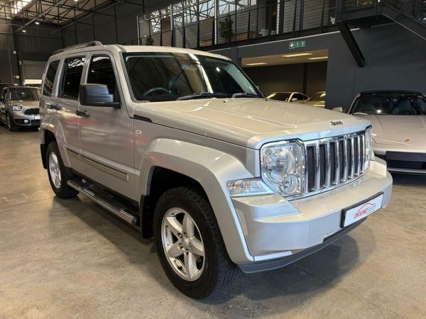 2011-Jeep-Cherokee-37-Limited-Auto image:2