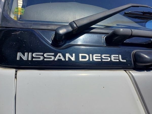 2004-Nissan-Ud-80-Fc-Cc image:17