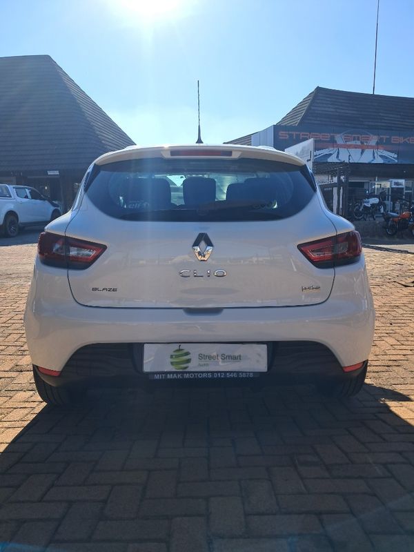 2016-Renault-Clio-IV-900T-Blaze-Limited-Edition-5-dr-66kW image:5