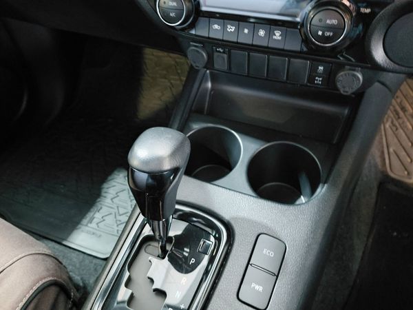 2024-Toyota-Hilux-28-GD-6-Raised-Body-Legend-Auto-Double-Cab image:10