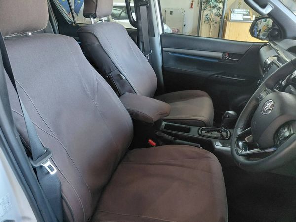 2024-Toyota-Hilux-28-GD-6-Raised-Body-Legend-Auto-Double-Cab image:5