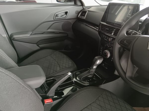 2026-Mahindra-XUV-3XO-12T-MX2-Auto image:10