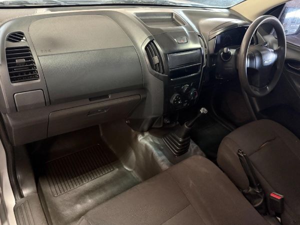 2023-Isuzu-D-Max-250C-Single-Cab image:9