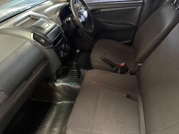 2023-Isuzu-D-Max-250C-Single-Cab image:10