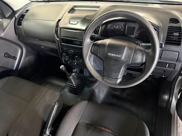 2023-Isuzu-D-Max-250C-Single-Cab image:8