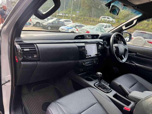 2019-Toyota-Hilux-28-GD-6-Raider-4x4-Auto-Double-Cab image:11