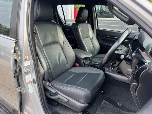 2019-Toyota-Hilux-28-GD-6-Raider-4x4-Auto-Double-Cab image:12