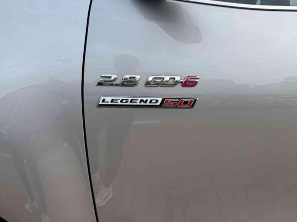 2019-Toyota-Hilux-28-GD-6-Raider-4x4-Auto-Double-Cab image:14