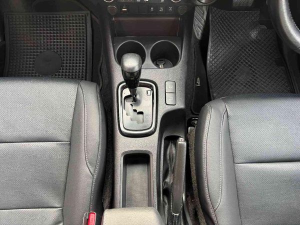 2019-Toyota-Hilux-28-GD-6-Raider-4x4-Auto-Double-Cab image:7