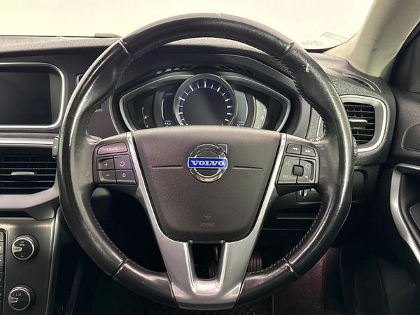 2014-Volvo-V40-T4-Excel image:10